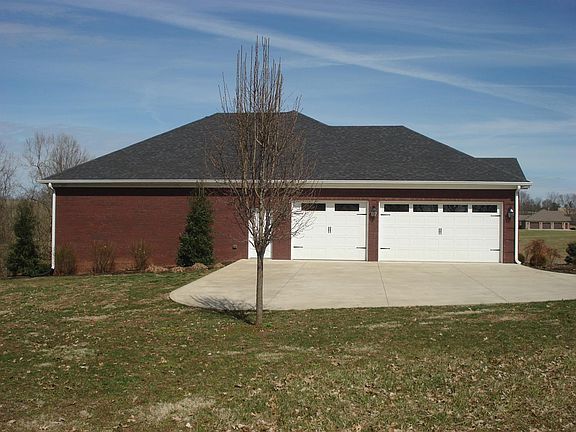 5th image of 375 Desha Dr