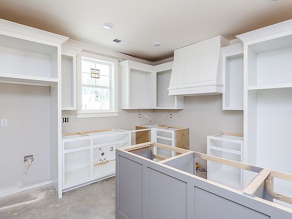 4th image of 1004 Nuttall Oak Dr