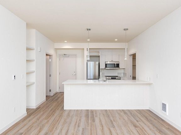 4th image of 1010 Burwell St #301