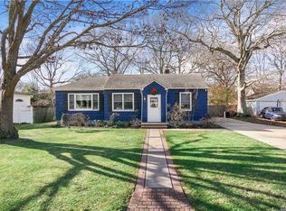 100 Country Club Rd, Bellport, NY 11713