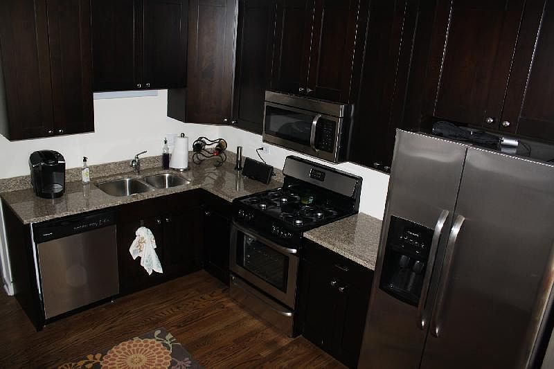 1st image of 1531 W Superior St APT 1