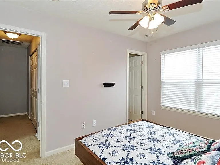 420 W Main St — Photo 36