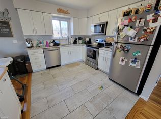 15 Ivy St, Farmingdale, NY 11735