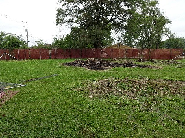 2nd image of 305 Barry Ave