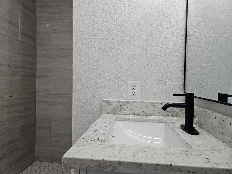 5403 Meadow Creek Ln — Photo 22