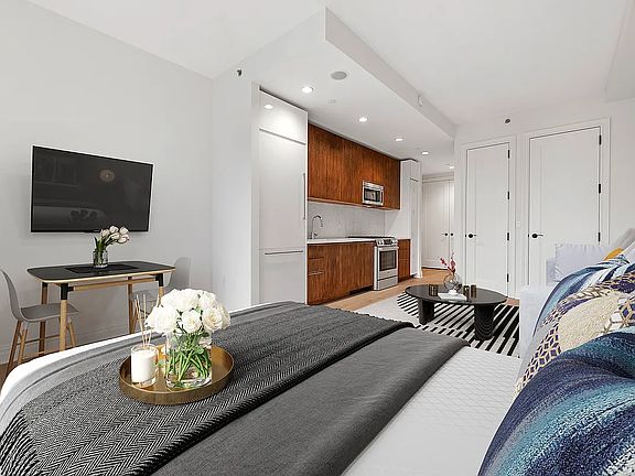3rd image of 127 W 112th St #4D
