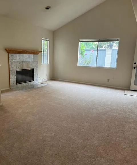 Living room (High Ceiling)