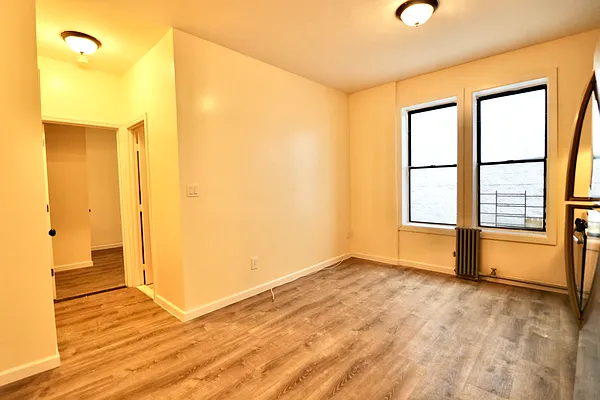 Rented by Compass | media 7