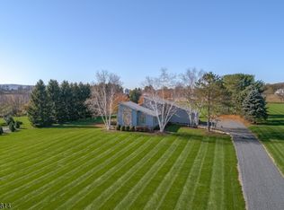 6 Viewpoint Ter, Lebanon, NJ 08833