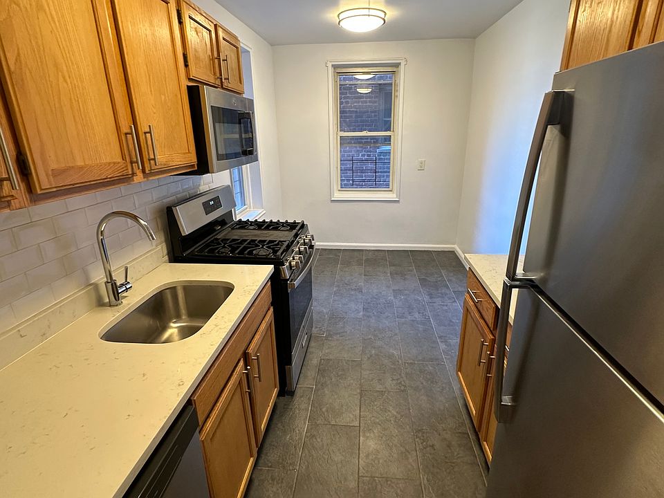 2nd image of 142-35 84th Dr #4Z