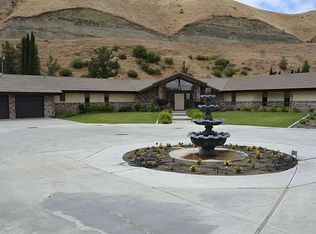 5535 Shadow Hills Dr, Bakersfield, CA