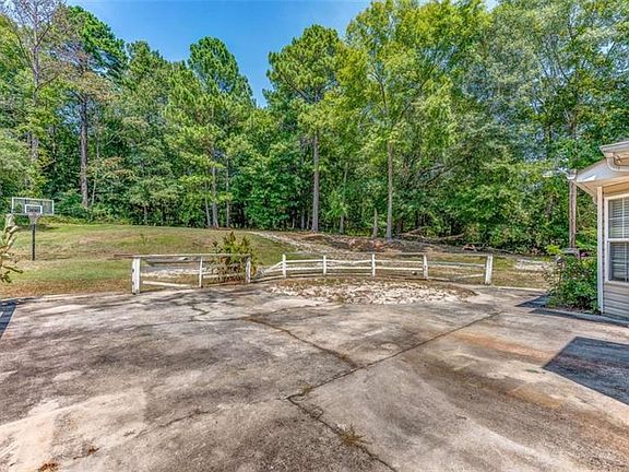 5th image of 3706 Bouldercrest Rd
