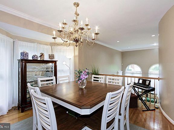 5th image of 5502 Thornbush Ct