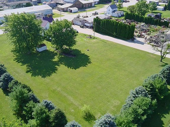 3rd image of 402 N Old Us Highway 41