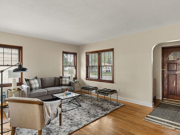 3rd image of 342 W 29th St
