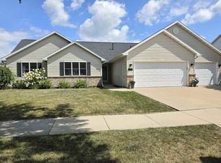 3226 Greenleaf Dr, Appleton, WI 54913