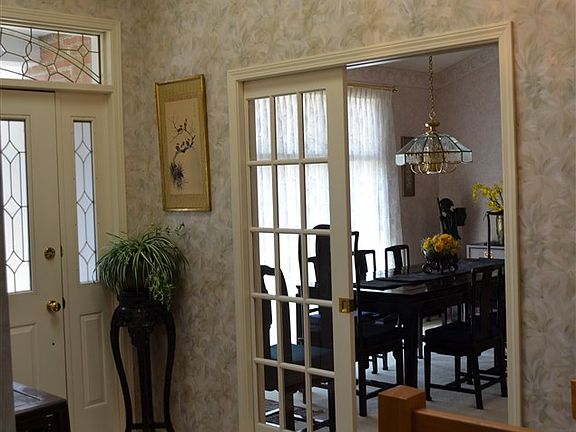 2nd image of 51270 Windsor Manor Ct