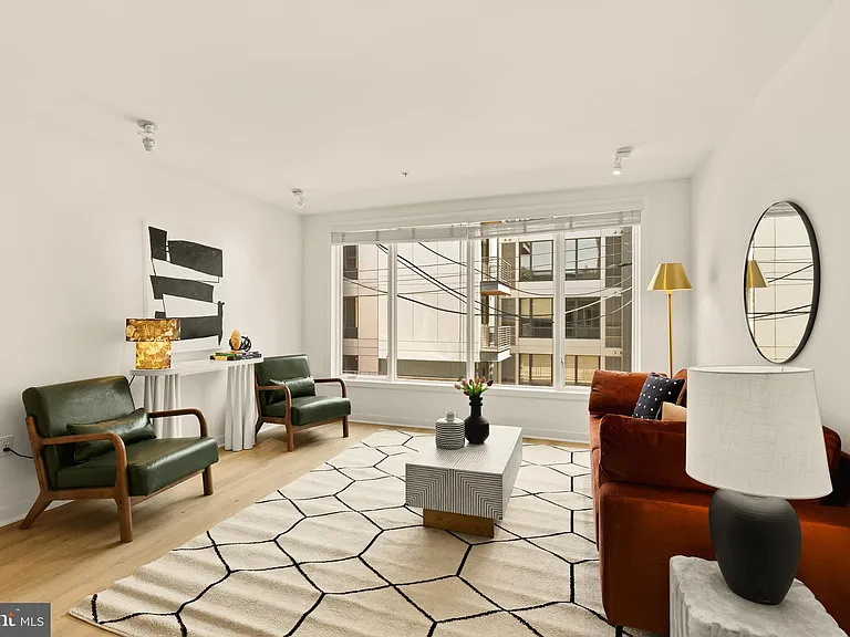 1423 Newton St NW #204 — Photo 12