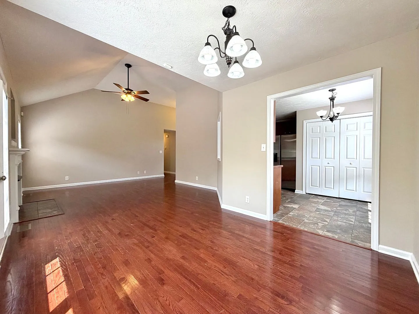 1329 Mutual Dr — Photo 3