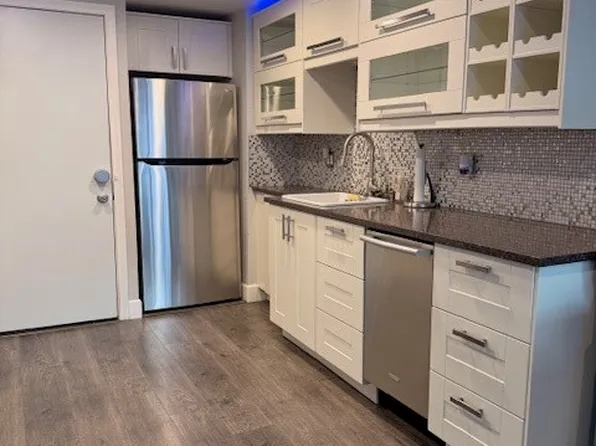 5291 Colodny Dr, Agoura Hills, CA 91301