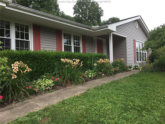 2nd image of 1703 Dogwood Dr