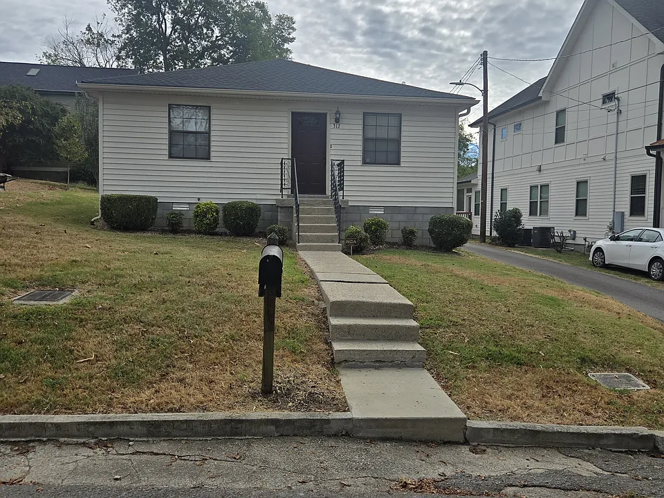 317 S 15th St