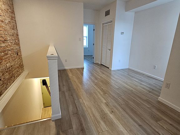 4th image of 5220 Larchwood Ave Floor 2