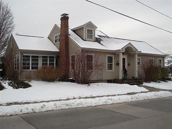2nd image of 134 Knollwood Ave