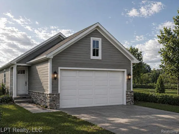 105 Raymond St, Pontiac, MI 48342