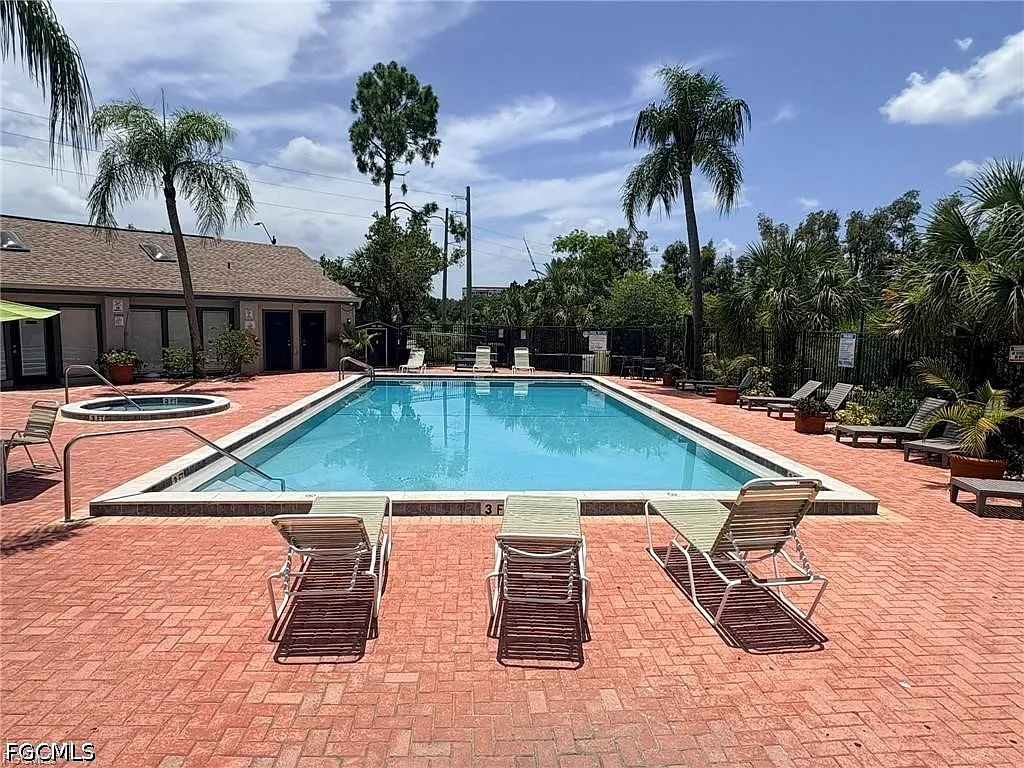 1 bed, 1.0 bath, 662 sqft, $1,100 — Photo 3