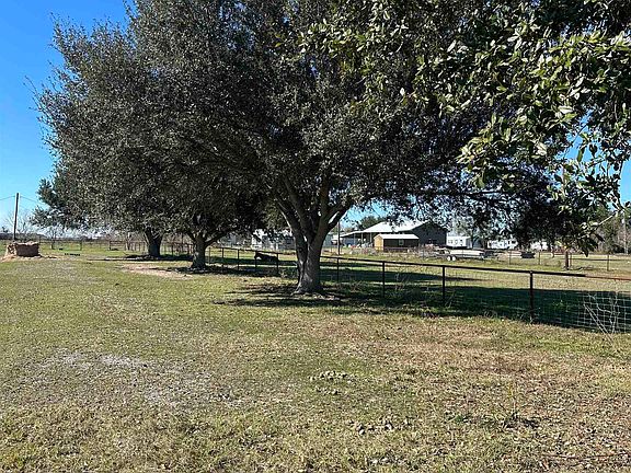 4th image of 210 Borne Ln