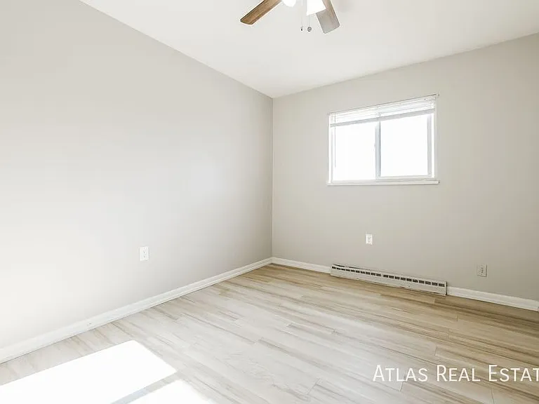 881 E Egbert St — Photo 23