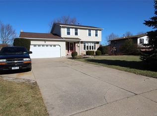 6381 Erna Dr, Lockport, NY