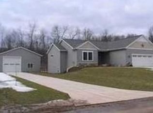 869 Soren Ct SE, Lowell, MI 49331