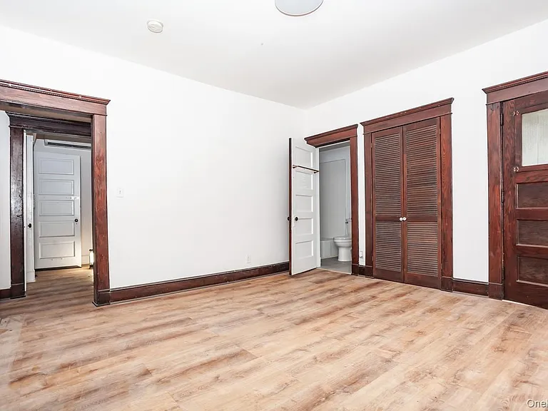 1009 Hudson Ave #1S — Photo 15