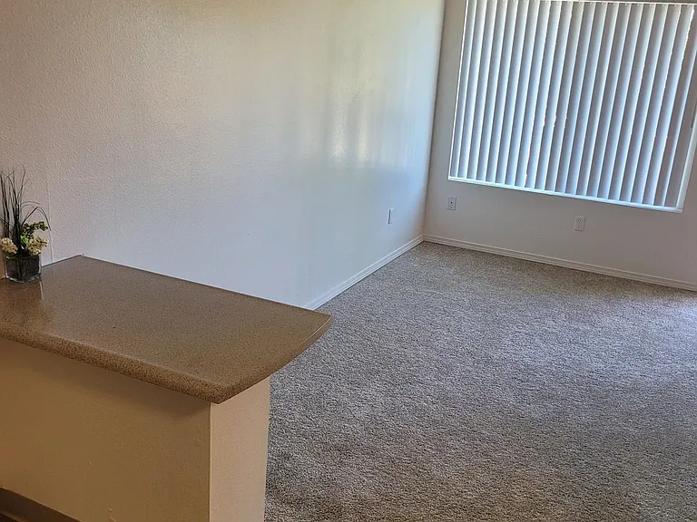 The Oaks Apartments — Photo 13