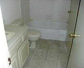 4th image of 8302 Leafdale Dr