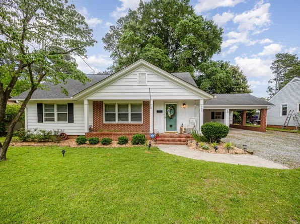 903 S 2nd St, Smithfield, NC 27577