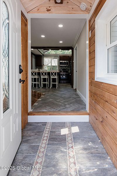 4th image of 181 Elliot Road