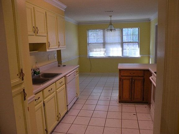 3rd image of 1016 Durban Dr