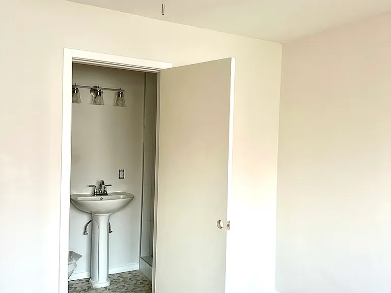 1033 Pearl St #1 — Photo 17