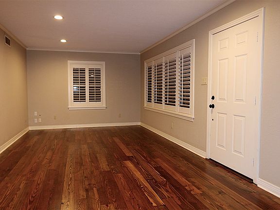 2nd image of 1006 Lincoln Dr