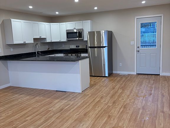 Kitchen / dining area