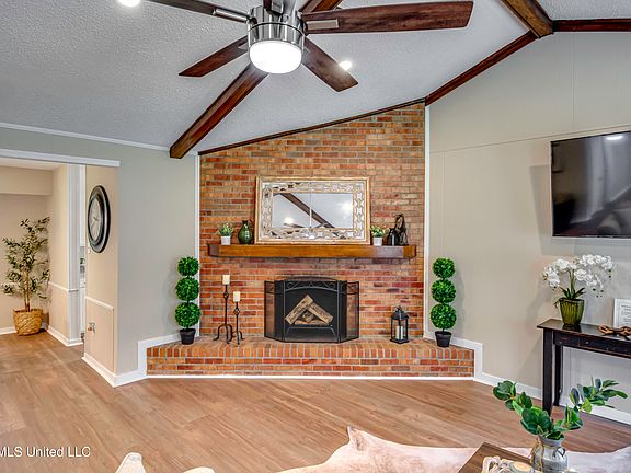 2nd image of 3405 Forest Hill Rd