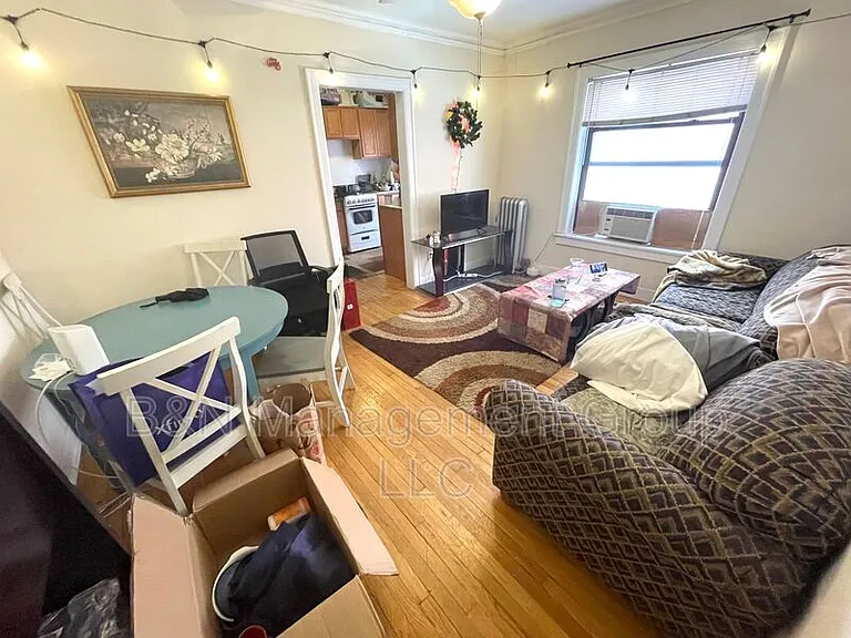 914 W Oakdale Ave #1W — Photo 4