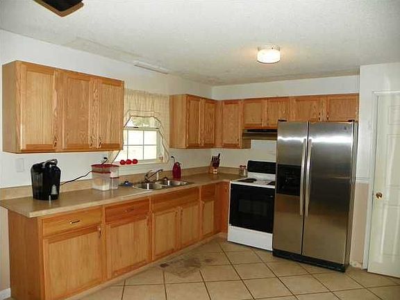 2nd image of 113 Jane Manor Cir