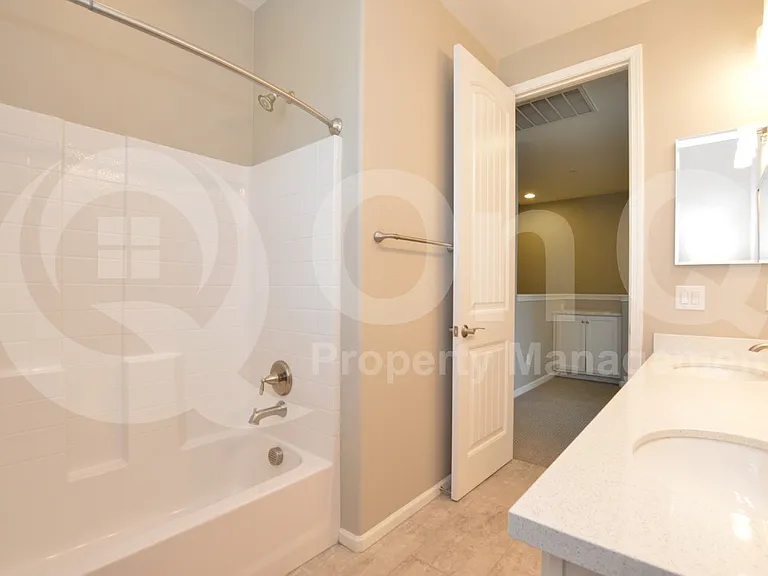 2477 W Market Pl #34 — Photo 21