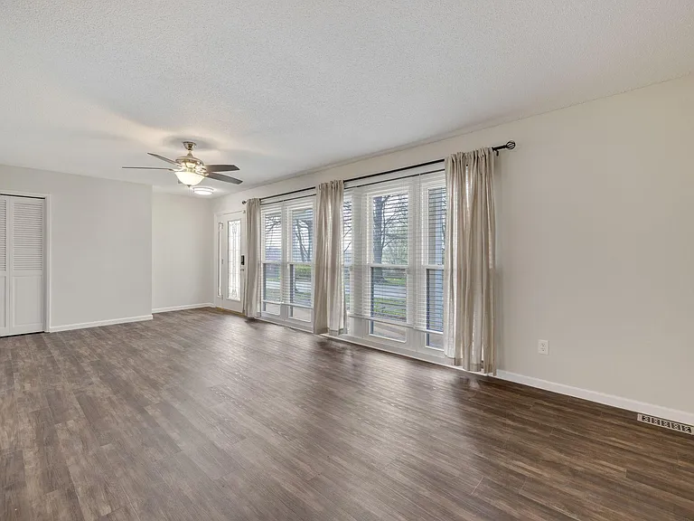 4649 McIlroy Dr — Photo 12