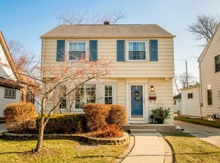 5034 N Berkeley Blvd, Whitefish Bay, WI