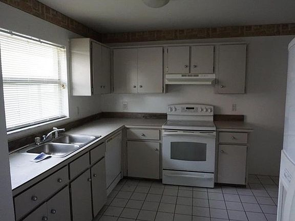 3rd image of 5245 Flying Eagle Ln